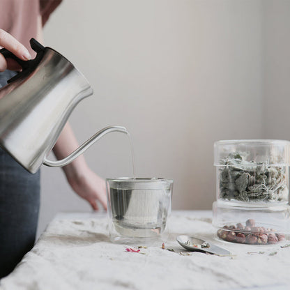 LEAVES TO TEA Cup with Strainer (8.8 fl oz)